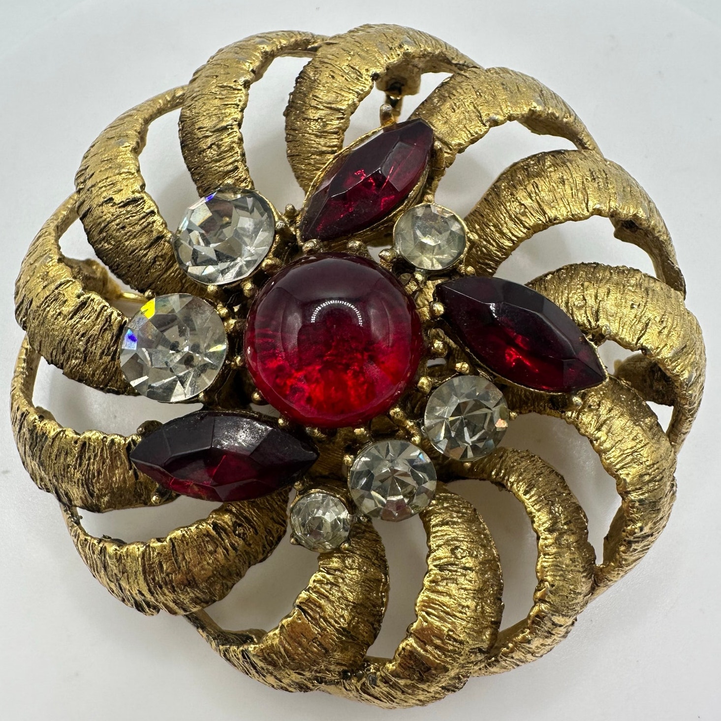 Bsk Vintage Gold Tone Red Gray Rhinestones Cabochon Large 3d Brooch Pendant 35$
